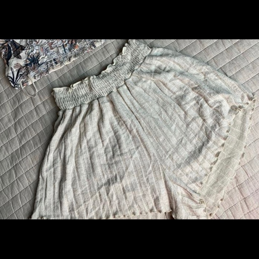 Lightweight summery ribbed cotton shorts